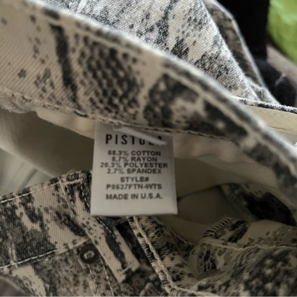 Pistola Black And White Snake Print Frayed Denim Size 27 - Picture 7 of 7